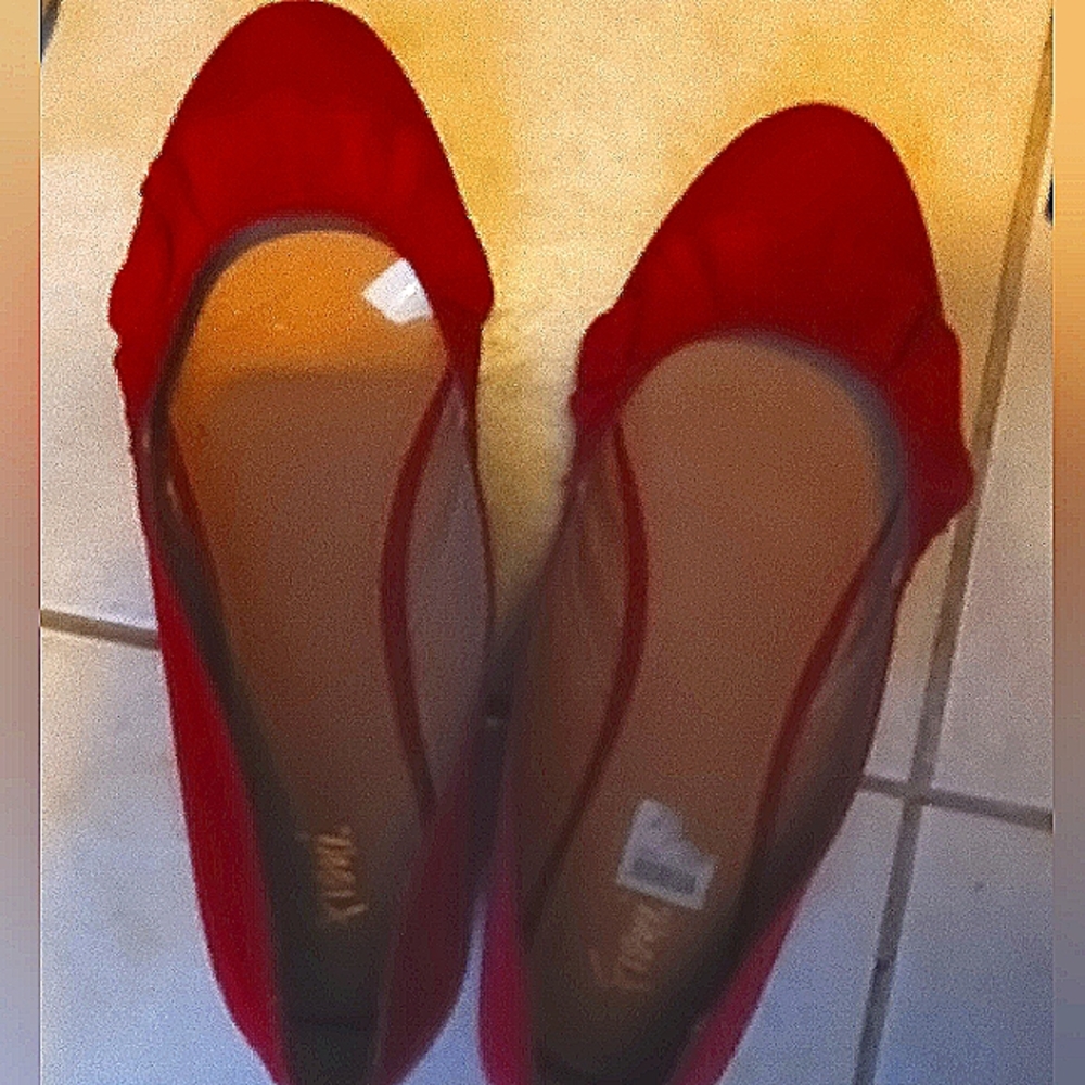 Fioni red or black flat shoes